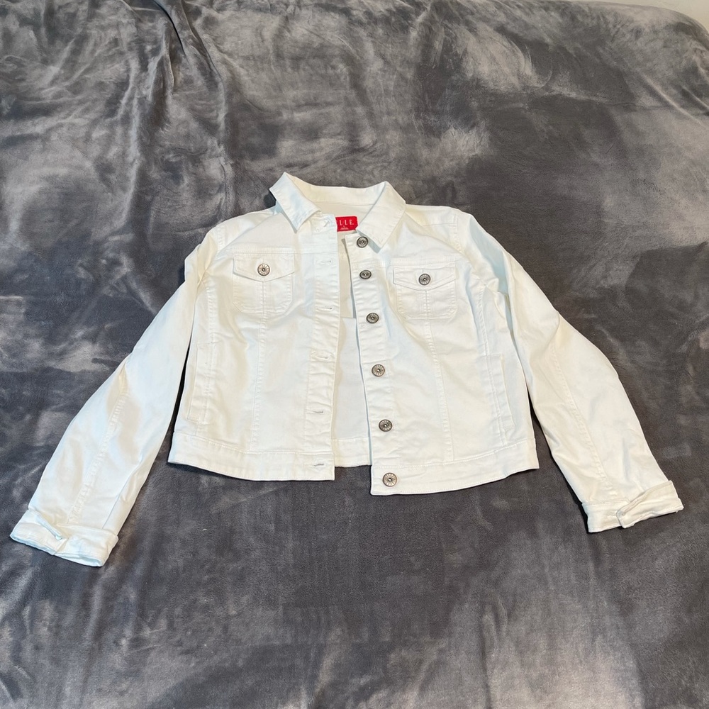 Never worn. Doesn’t fit me and not my style. Good as Brand New.